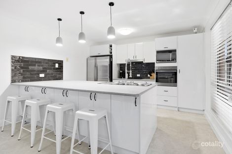 Property photo of 18 Whitsunday Place Redland Bay QLD 4165