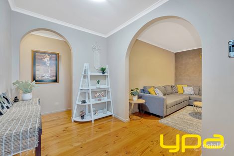 Property photo of 5 Bunurong Place Cranbourne VIC 3977
