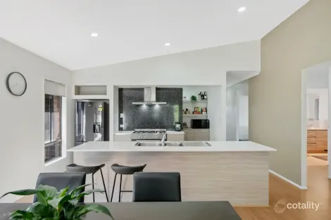Property photo of 36 Sandover Circuit Holmview QLD 4207