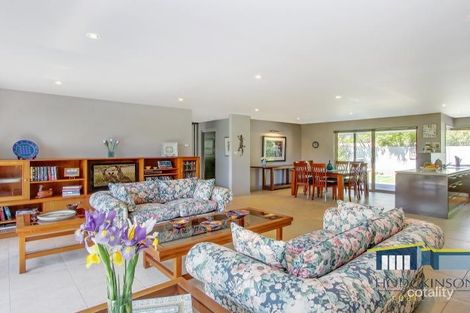 Property photo of 15 O'Malley Place Googong NSW 2620