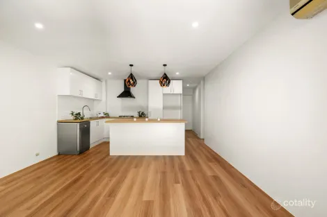 Property photo of 2/125 Clarence Road Indooroopilly QLD 4068