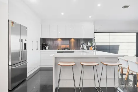 Property photo of 6 Amanda Court Rowville VIC 3178
