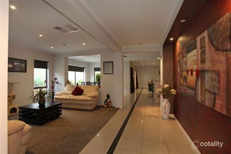 Property photo of 28 Olive Road Devon Meadows VIC 3977