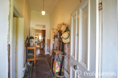 Property photo of 129 Commercial Road Yarram VIC 3971