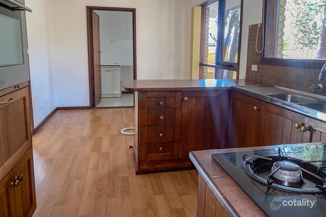 Property photo of 8 Redcraze Rise Mill Park VIC 3082