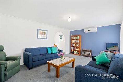 Property photo of 13 Dunrossil Avenue Watanobbi NSW 2259