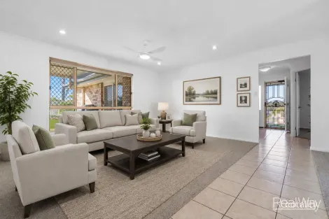 Property photo of 17 Capriole Close Yamanto QLD 4305