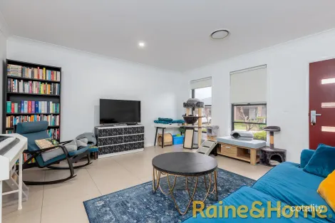 Property photo of 28 Fountain Circuit Dubbo NSW 2830