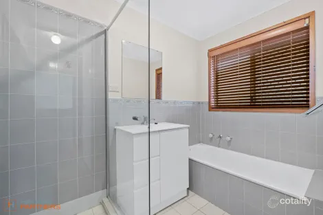 Property photo of 1 West Place Banks ACT 2906