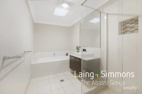 Property photo of 16 Huntington Street Ropes Crossing NSW 2760