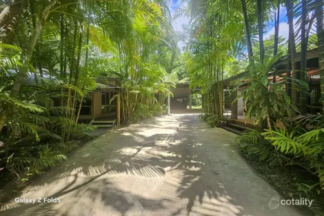 18 East St, Bloomfield, QLD 4895