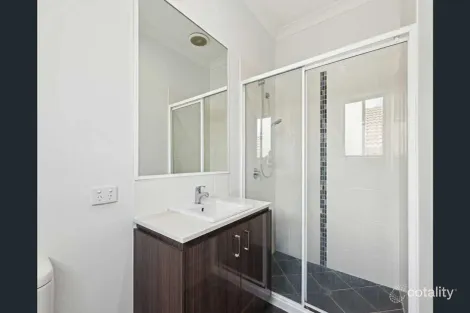 Property photo of 16 Leabrook Place Pimpama QLD 4209
