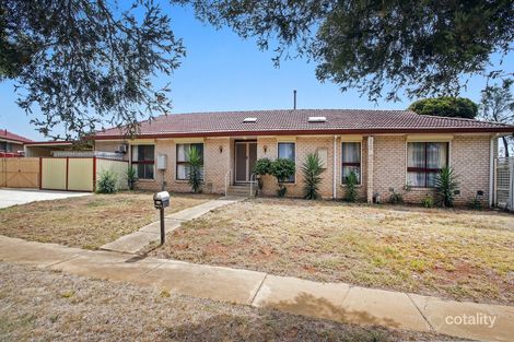 Property photo of 1 Wyatt Place Melton West VIC 3337
