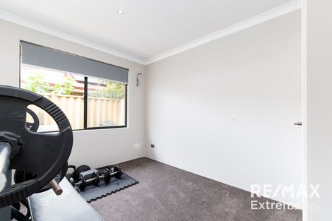 Property photo of 18 Roosky Approach Ridgewood WA 6030