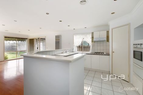 Property photo of 11 Wintle Close Roxburgh Park VIC 3064