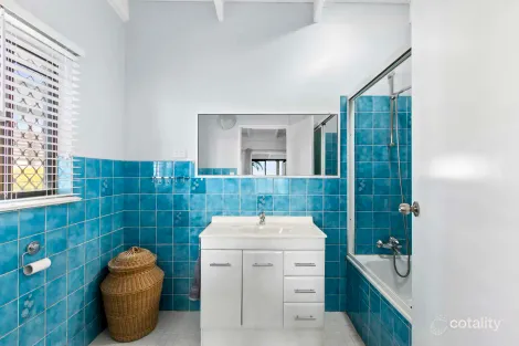 Property photo of 20 Zena Close River Heads QLD 4655