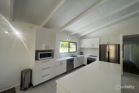 Property photo of 2 Country Road Cannonvale QLD 4802