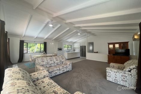 Property photo of 2 Country Road Cannonvale QLD 4802