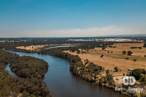 22 Peninsula Lakes Dr, Eaton, WA 6232