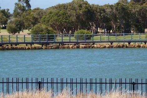 Property photo of 42 Cherry Hills Circle Dunsborough WA 6281