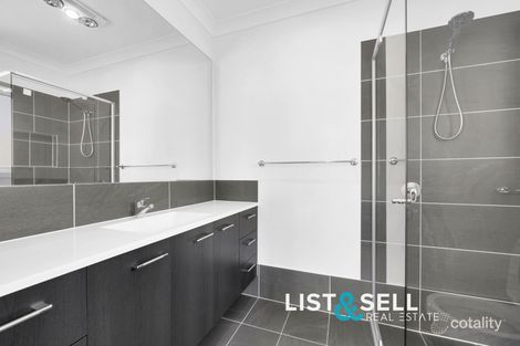 Property photo of 17 Halwes Avenue Menangle Park NSW 2563