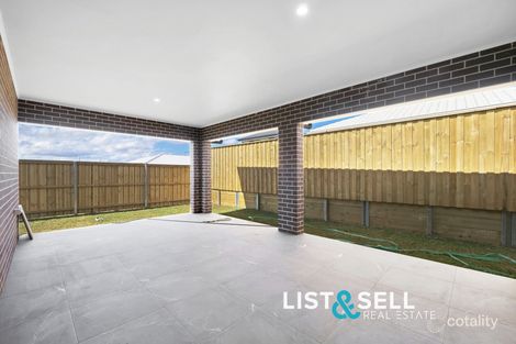 Property photo of 17 Halwes Avenue Menangle Park NSW 2563