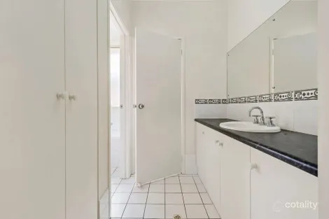 Property photo of 82 Wentworth Parade Hindmarsh Island SA 5214