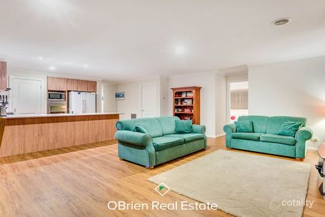 Property photo of 37 Broad Oak Drive Cranbourne East VIC 3977