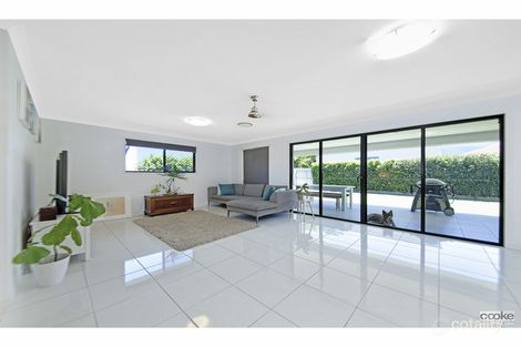 Property photo of 16 Lakeview Circuit Mulambin QLD 4703