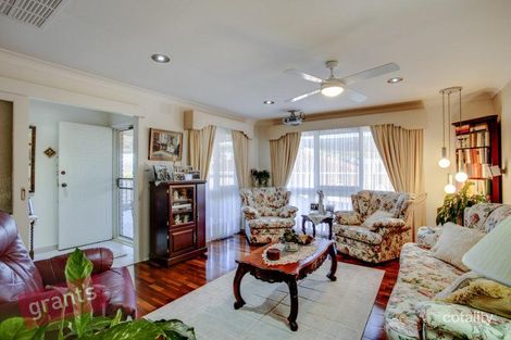 Property photo of 24 Monteith Crescent Endeavour Hills VIC 3802