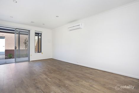 Property photo of 26 Heffernan Walk Heidelberg Heights VIC 3081