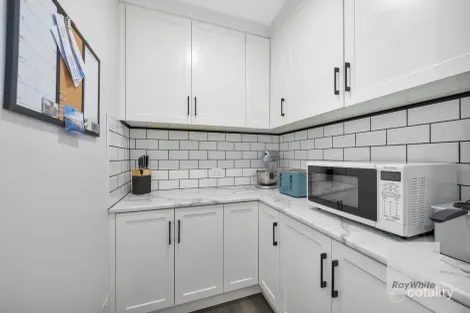 Property photo of 52 Hillcrest Drive Hillside VIC 3037