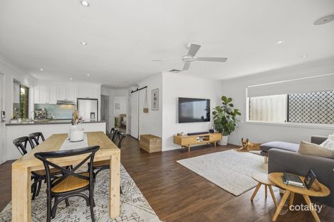 2/123 Nobby Pde, Miami, QLD 4220