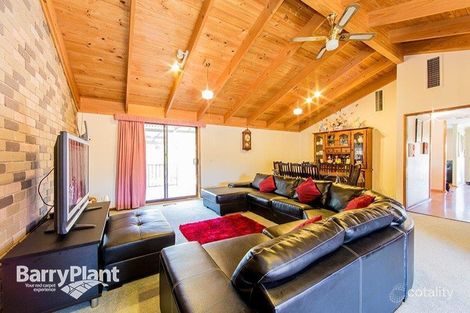 Property photo of 1 Ben Close Endeavour Hills VIC 3802