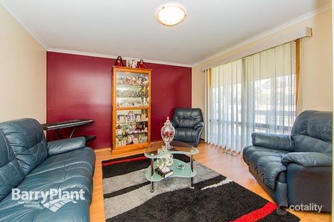 Property photo of 1 Ben Close Endeavour Hills VIC 3802