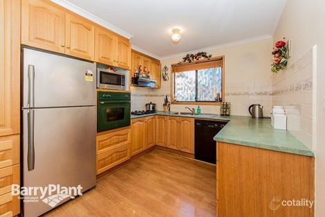 Property photo of 1 Ben Close Endeavour Hills VIC 3802