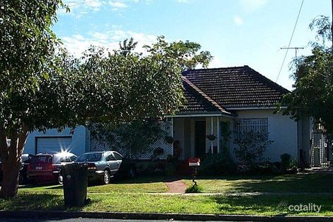 16 Chadwick St, Hilton, WA 6163