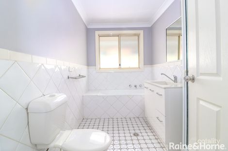 Property photo of 2 Whitcroft Place Oxley Park NSW 2760