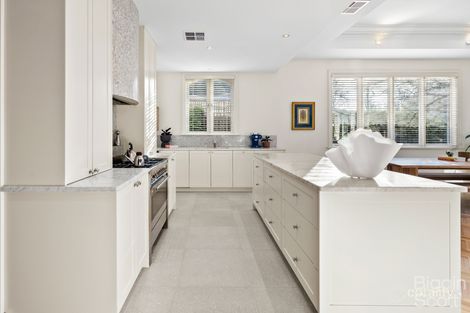 Property photo of 14 Oak Grove Brighton VIC 3186