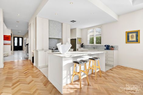 Property photo of 14 Oak Grove Brighton VIC 3186