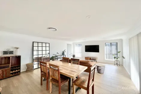 Property photo of 45 Stevenson Way Orange NSW 2800