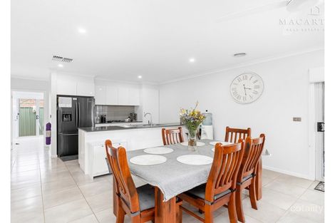 Property photo of 8 Wollemi Street Forest Hill NSW 2651