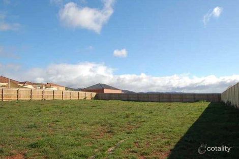 24 Maddison Cct, Darley, VIC 3340