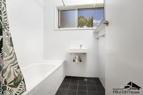 Property photo of 18 Adelaide Street Waggrakine WA 6530