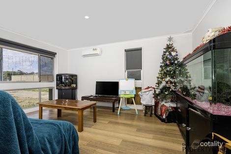 Property photo of 18 Adelaide Street Waggrakine WA 6530