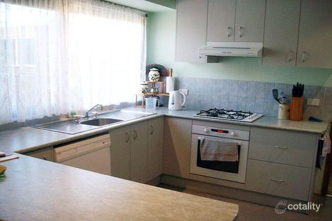 Property photo of 6 Kalyptos Walk Cranbourne VIC 3977