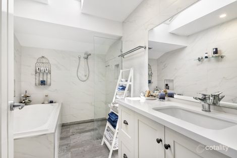 Property photo of 62 Jacaranda Avenue Figtree NSW 2525