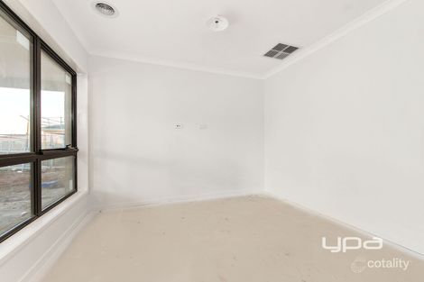 Property photo of 63 Legrange Crescent Fraser Rise VIC 3336
