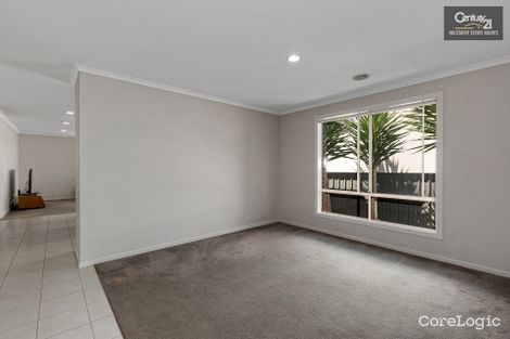 Property photo of 8 Tenerrife Crescent Point Cook VIC 3030