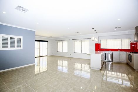 Property photo of 7 Clivia Heights Sinagra WA 6065